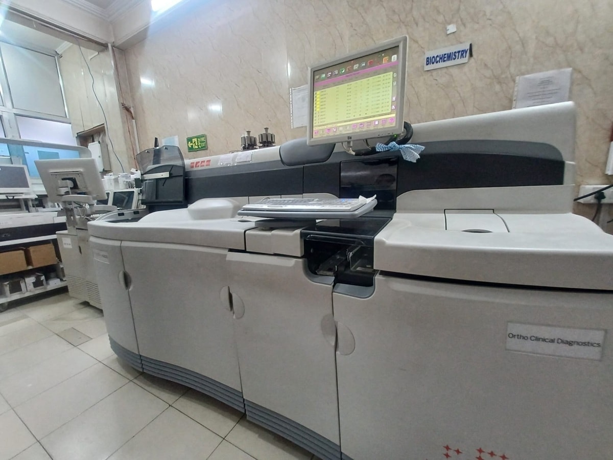 Biochemistry analyzer